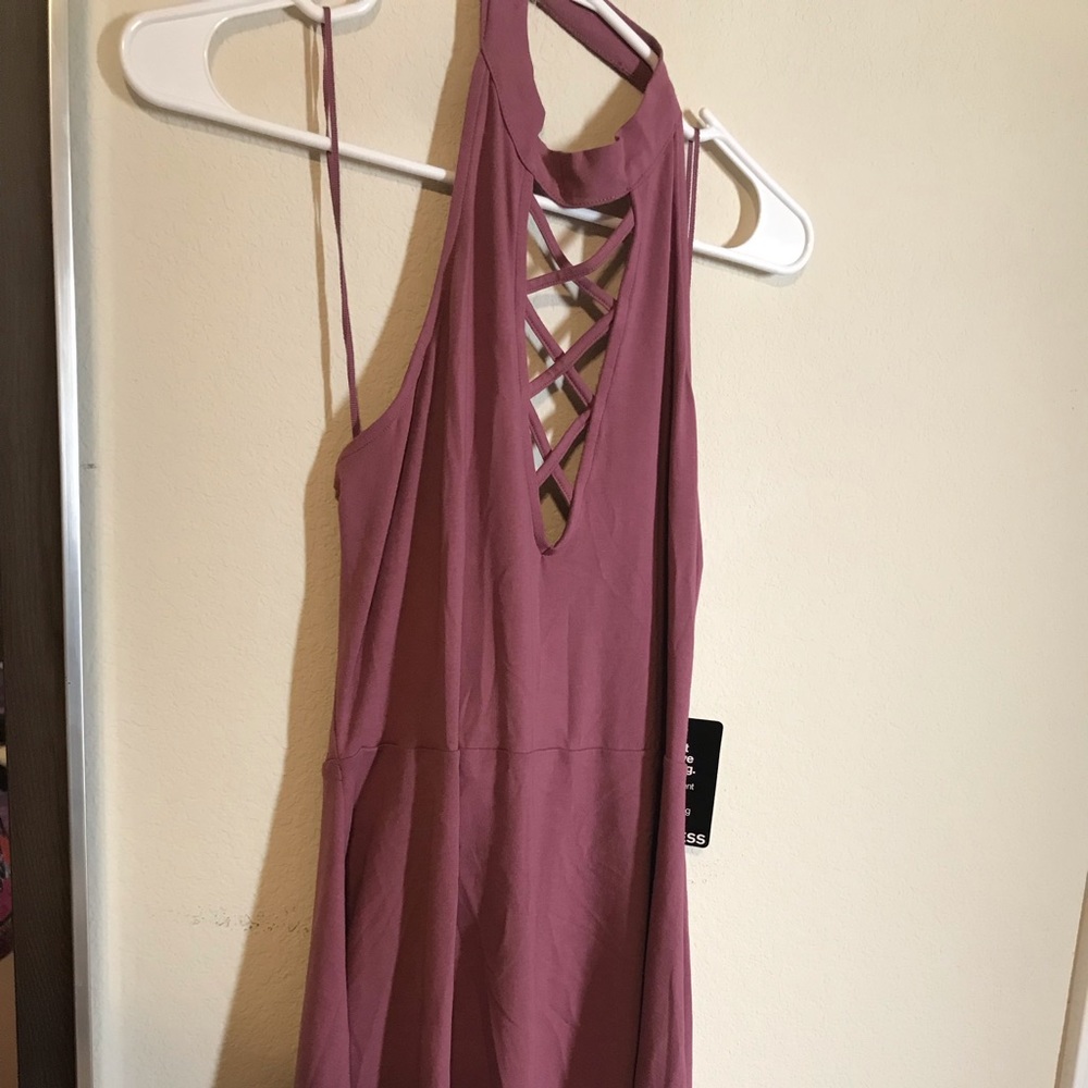 🤯MOVING SALE🤯 NWT Express lowcut halter mini dress